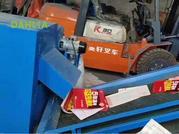 Book Spine Cutter Machine for the recycling used books and papers